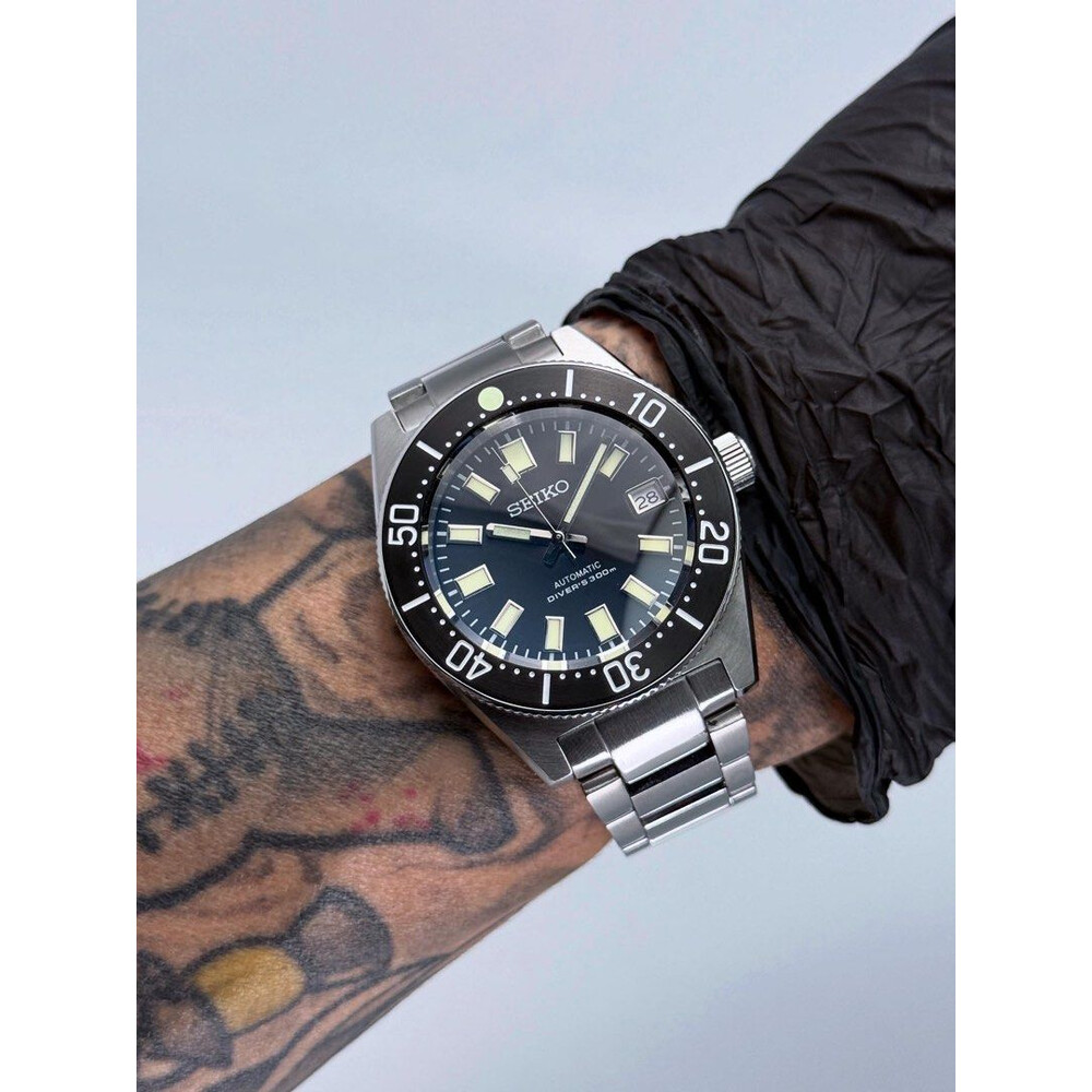 Custom Seiko Mod • Gloss Black 62Mas Silver SPB143 V2 Automatic • 40mm